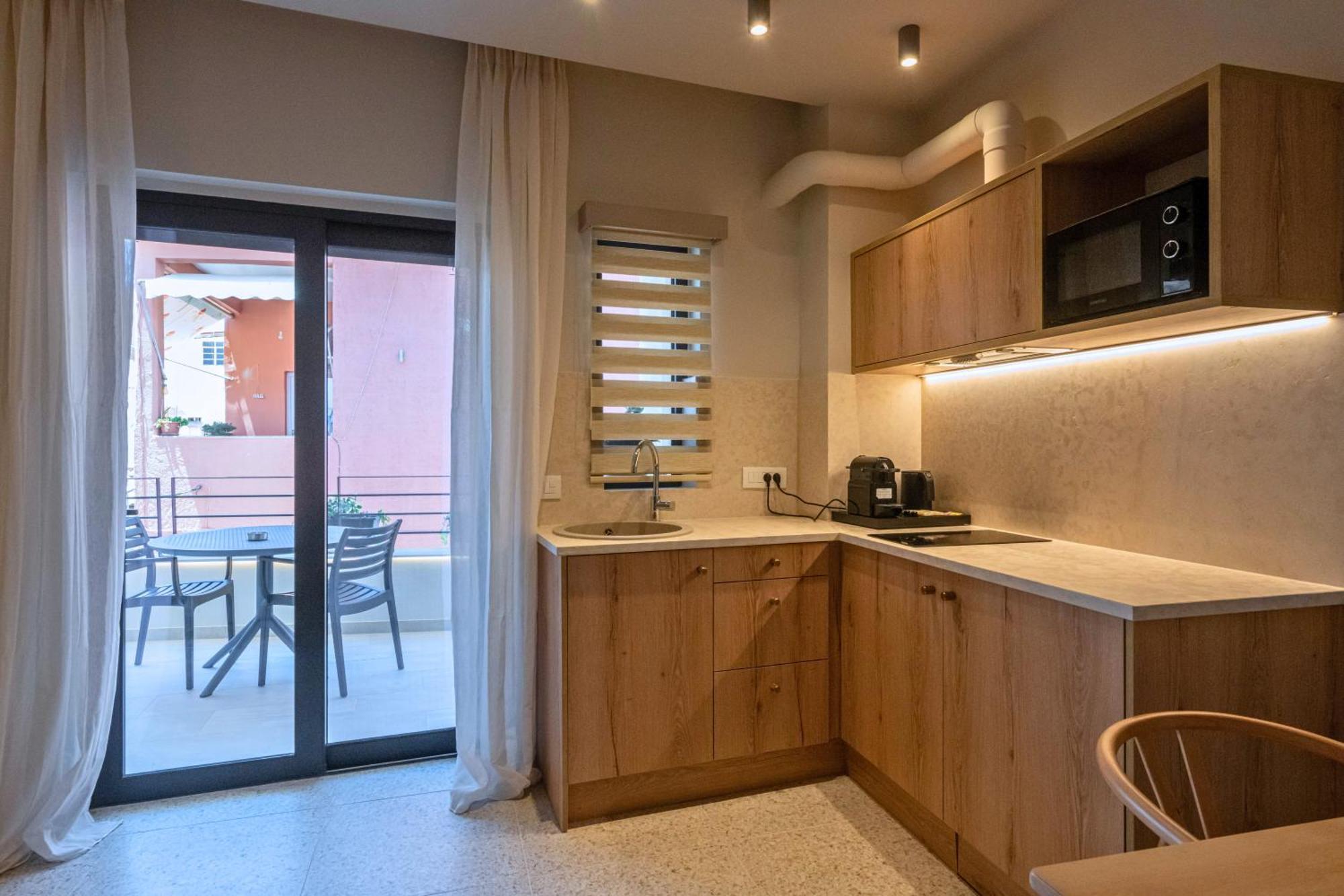 Asklipiou Cube - Kalamata Mediterranean Suites Εξωτερικό φωτογραφία